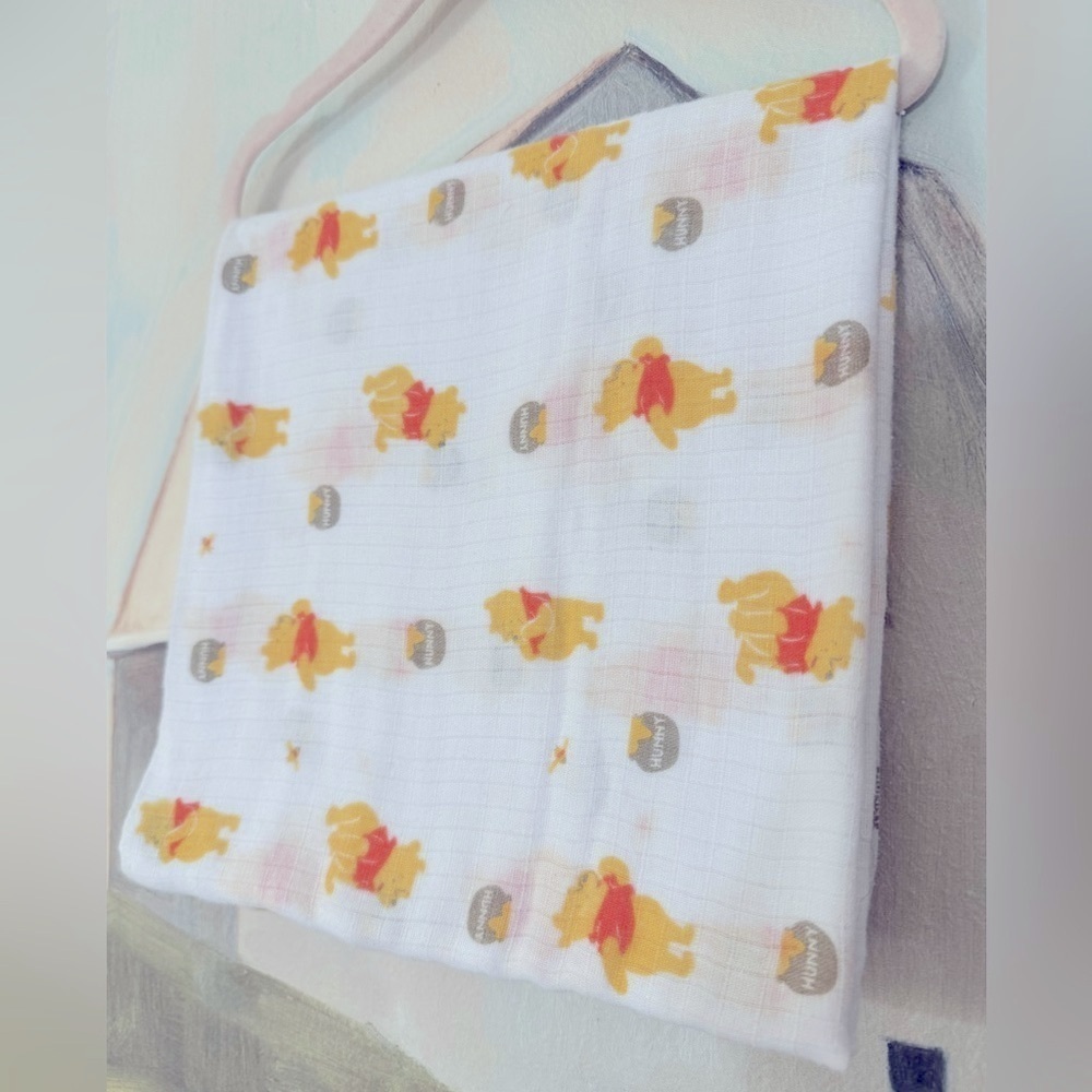 DISNEY BABY ADEN + ANAIS Winnie The Pooh Honey Pot Muslin Swaddle Baby Blanket